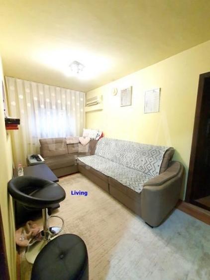 Apartament 4 camere de vanzare in Decebal-Dacia Oradea, Oradea