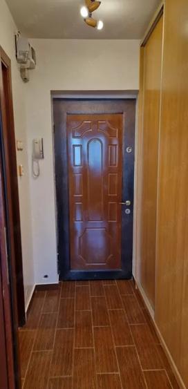 Garsoniera spatioasa, 35 mp, loc de parcare, zona Titan - 10