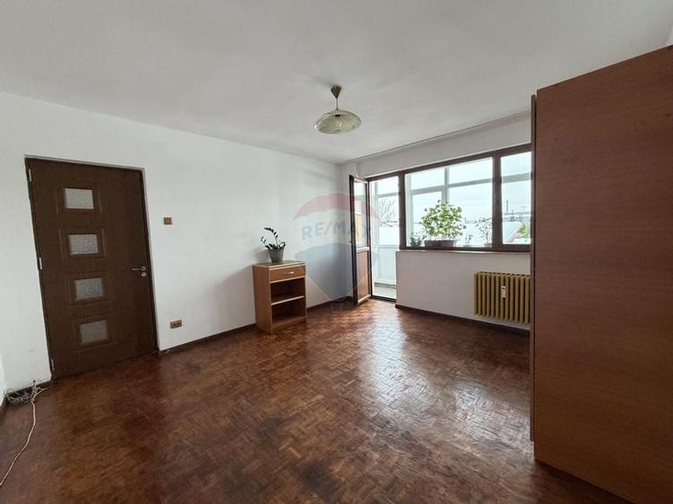 Apartament cu 3 camere de închiriat în zona Giulesti - 2