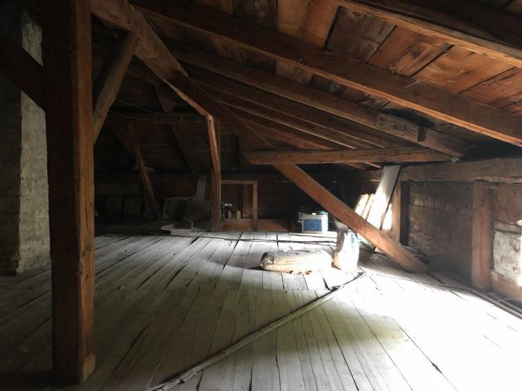 Casa de vanzare in zona centrala - 1