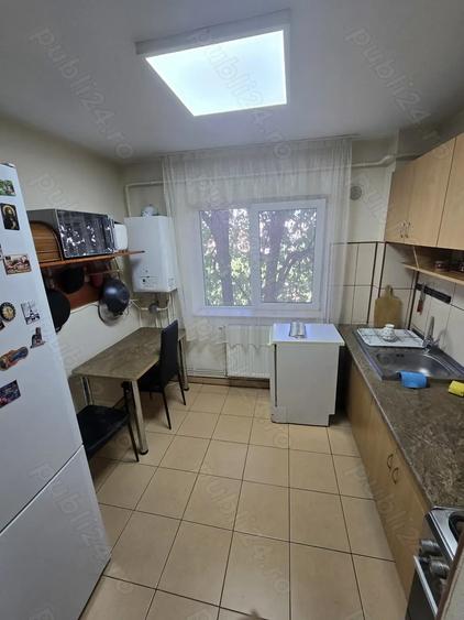 Particular vand Apartament decomandat 3 camere ultracentral Infratirii - 2