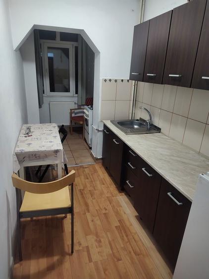 Dau in chirie garsoniera in Oradea zona Milcovului Nr 9 - 9