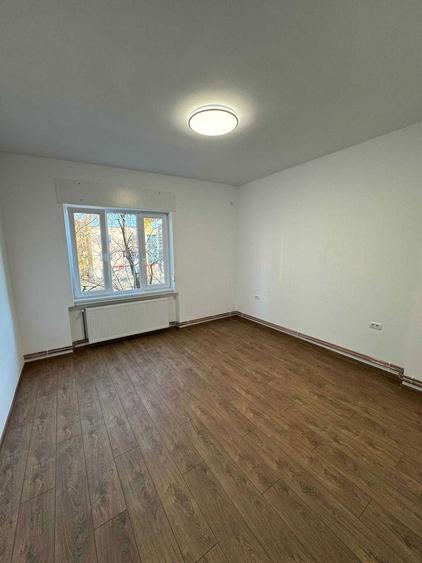 Proprietar, inchiriez apartament decomandat 3 camere langa Punctele Cardinale - 1