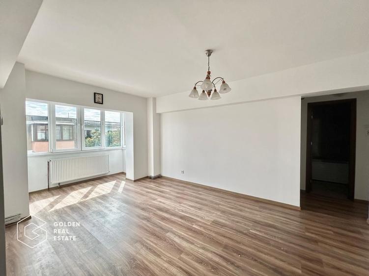 Apartament 3 camere, decomandat, zona Micalaca - 2