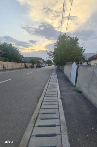 Teren intravilan 714mp, Carcea intre case , toate utilitatile !!! - 1