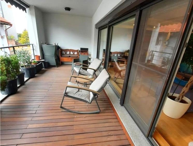 Apartament 4 camere ,200 mp utili,loc parcare, terasa generoasa - 1