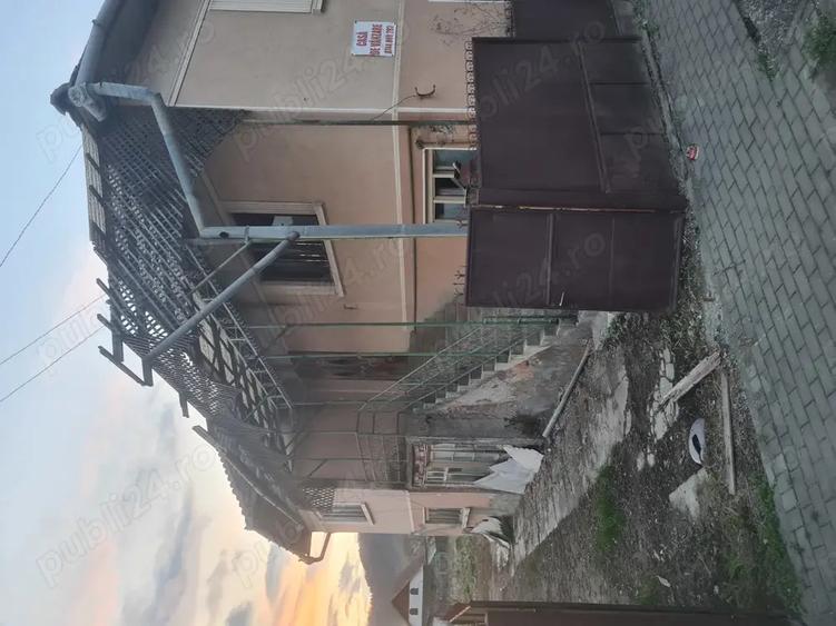 Casa de vanzare cu etaj - 1