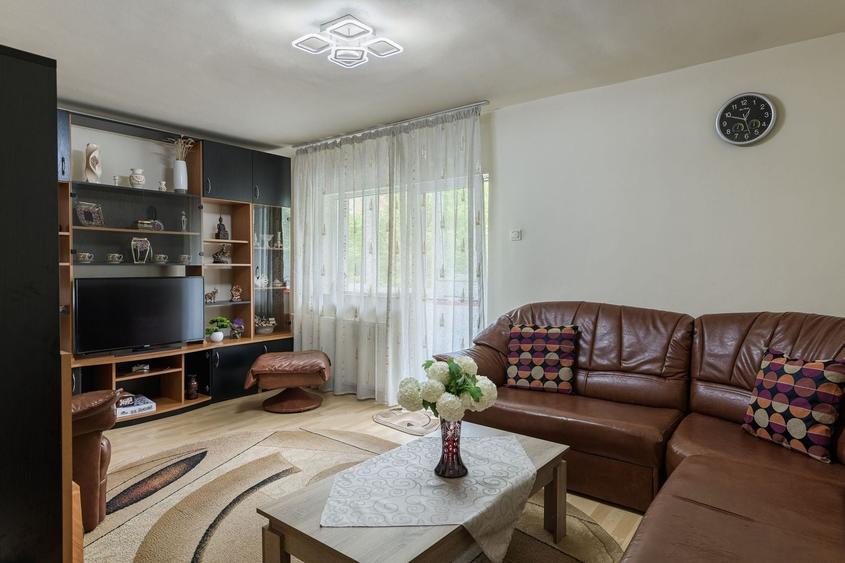 Apartament 4 camere, etaj 2, str. Castanilor, garaj de beton. - 1