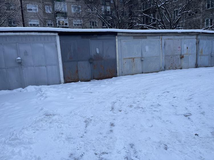 Teren intre blocuri,cu garaje-ideal pentru afacere - 5