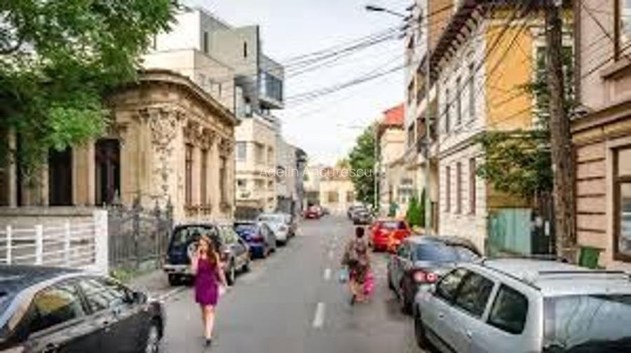 Casă cu 5 camere în Polonă