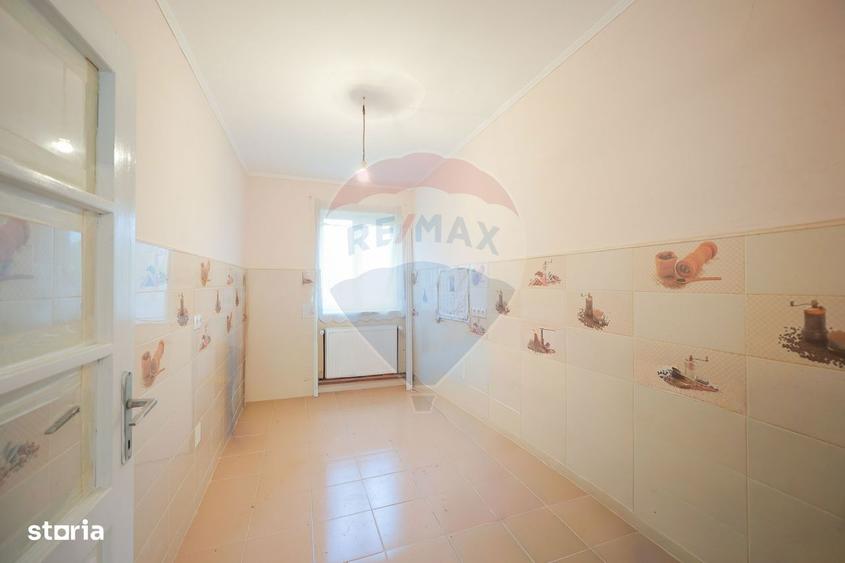 De vanzare teren 2.440 mp cu casa, asfalt ?i utilita?i Alparea - 4