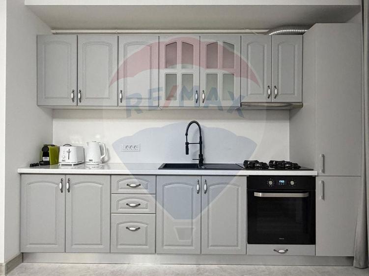 Apartament cu 3 camere decomandat în Burdujeni
