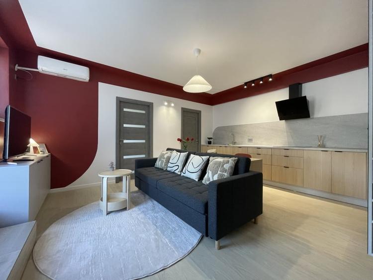 Apartament cu 2 camere semidecomandat, mobilat în Chinteni