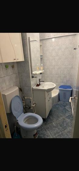 Garsonieră decomandată în Broșteni