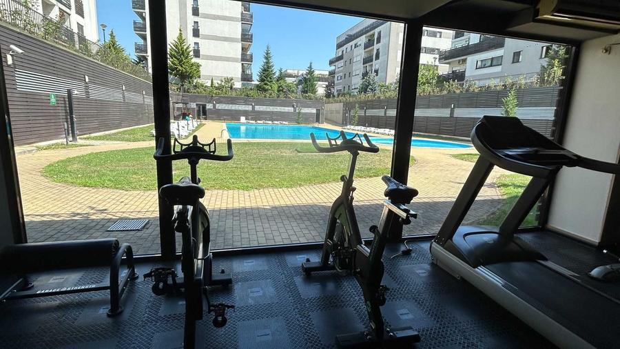 Apartament cu 3 camere decomandat în Băneasa