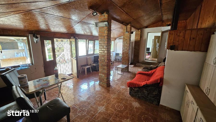 Casă cu 4 camere cu Teren 1800 Mp în Singureni
