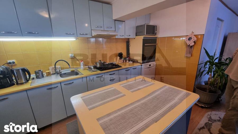 Casă cu 5 camere cu Canalizare în Dâmbul Rotund