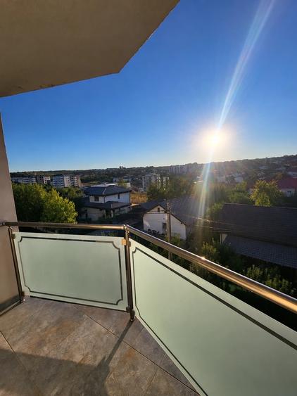 Apartament cu 3 camere semidecomandat în Vișani