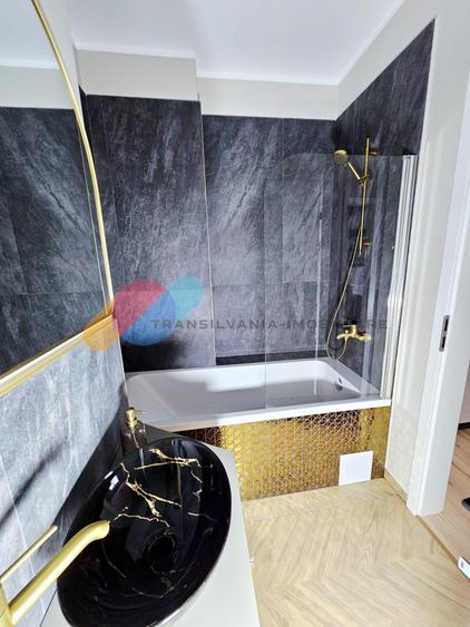 Apartament cu 3 camere semidecomandat în Florești