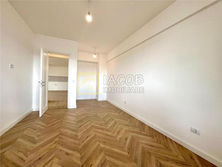 Apartament cu 3 camere decomandat în Ștefan cel Mare