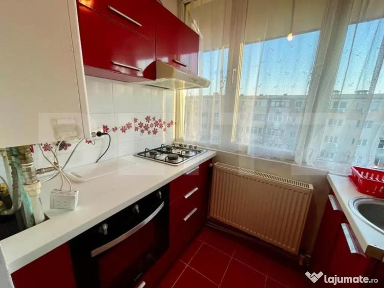 Apartament cu 3 camere decomandat, mobilat în Sărari