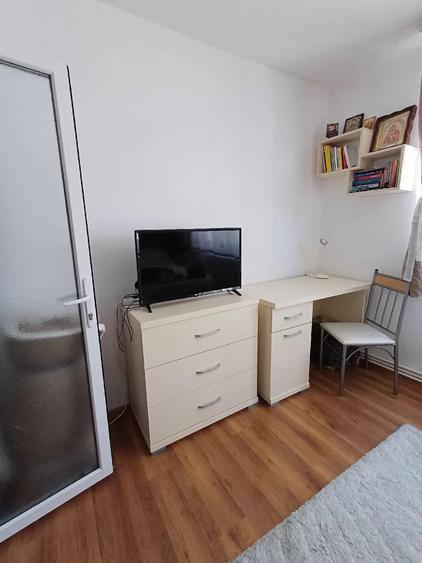 Apartament cu 2 camere semidecomandat în Micro 3