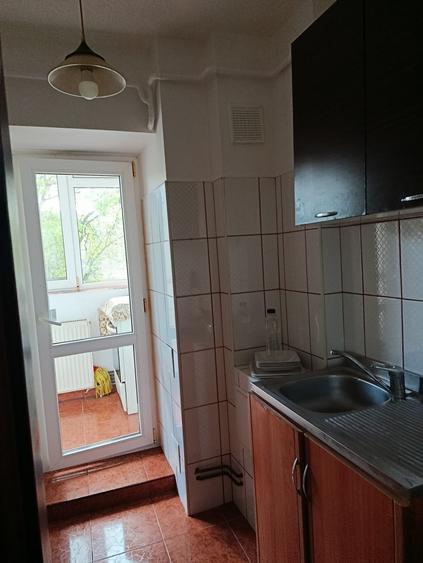 Garsonieră decomandată în Central