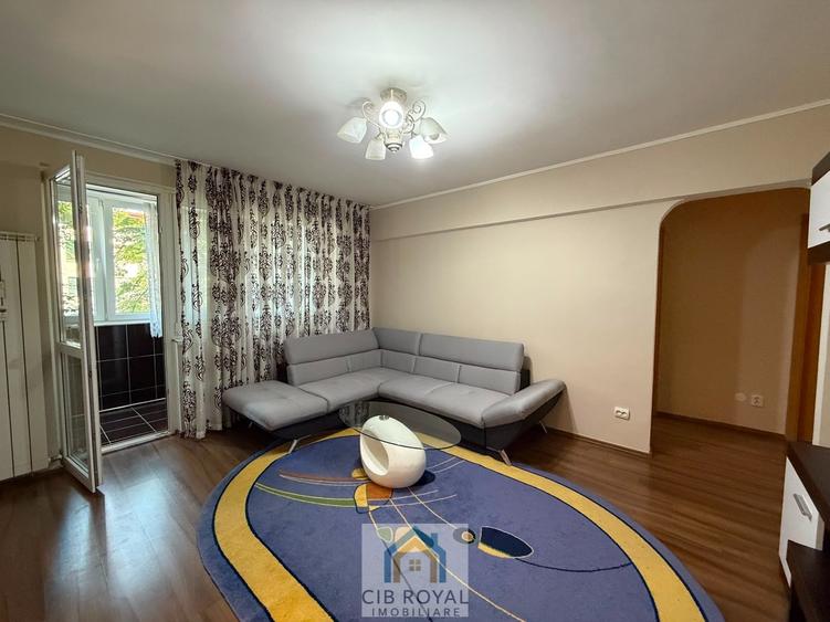 Apartament cu 3 camere semidecomandat în Câmpia Libertății