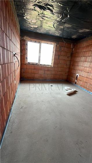 Duplex cu 4 camere cu Canalizare în Moșnița Nouă