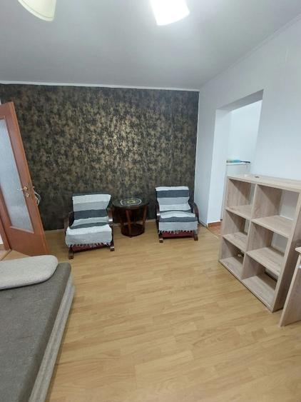 Apartament cu 2 camere semidecomandat, mobilat în Central