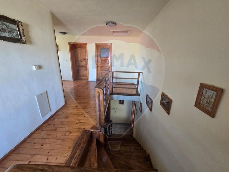 Casă spațioasă 331 mp utili + 5175 mp teren | Piscină interioară - 10