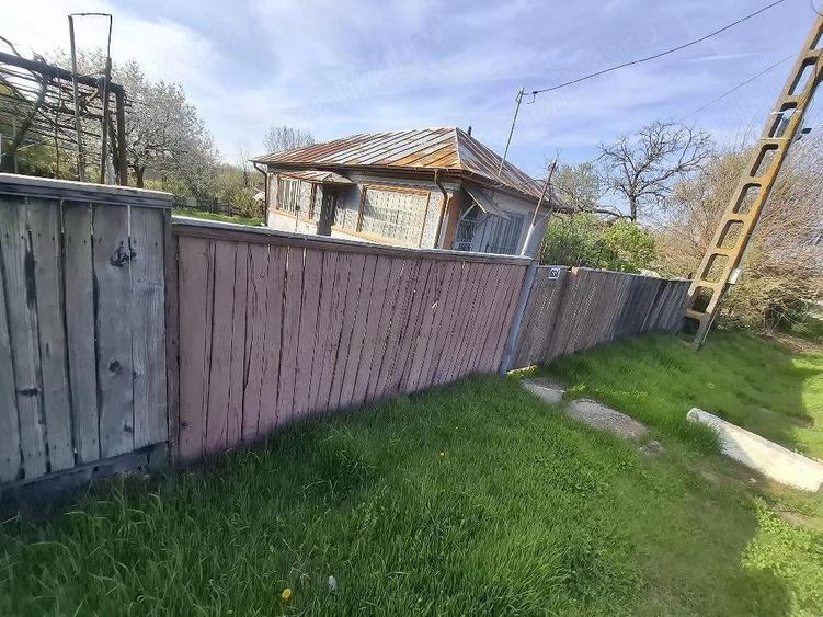 casa batraneasca si teren - 5
