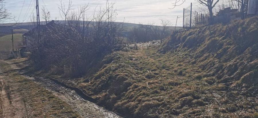 Vand 2300 mp cu utilitati, 32 eur/mp, Cluj Napoca/sat Rediu/Aiton - 1