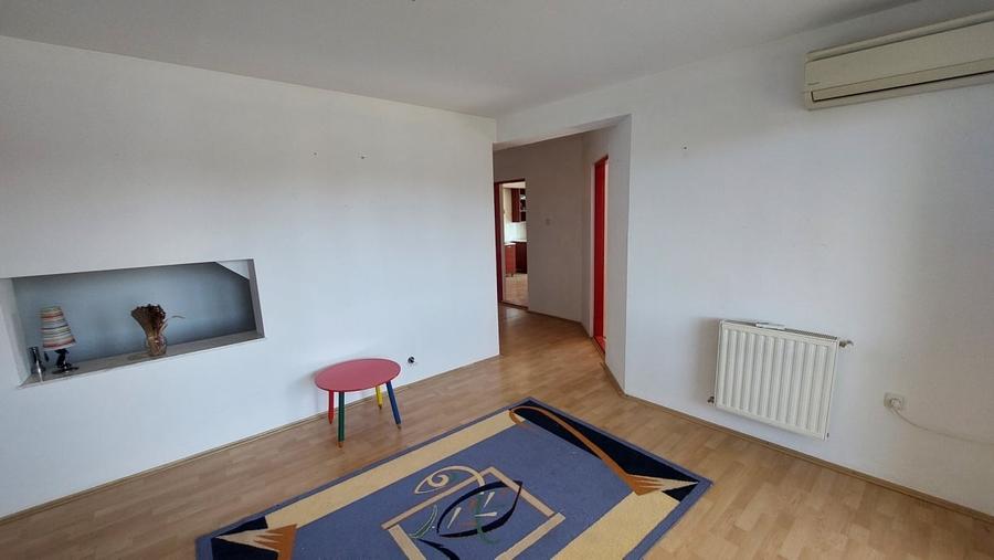 Apartament cu 3 camere de inchiriat la casa zona Cetate. - 1