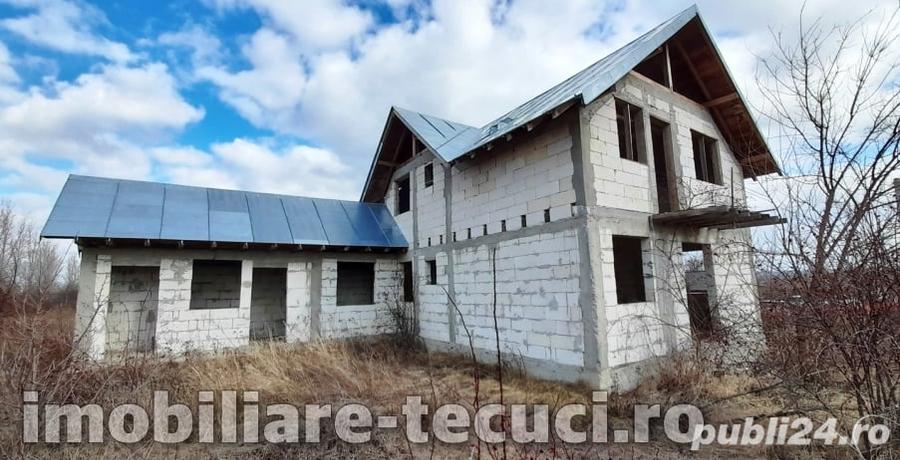 Casa la rosu cu 1000 mp teren in com Munteni, parter ?i mansarda - 5