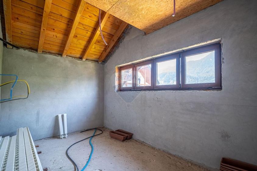 Duplex P+2E cu 7 camere de vânzare in Bușteni , 502 mp teren - 22