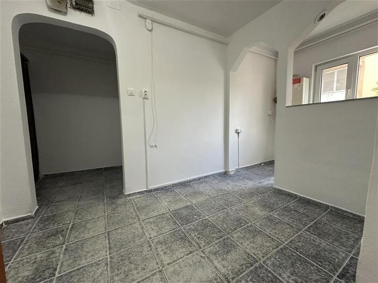 Etaj 2 bloc izolat cu centrala proprie - 9