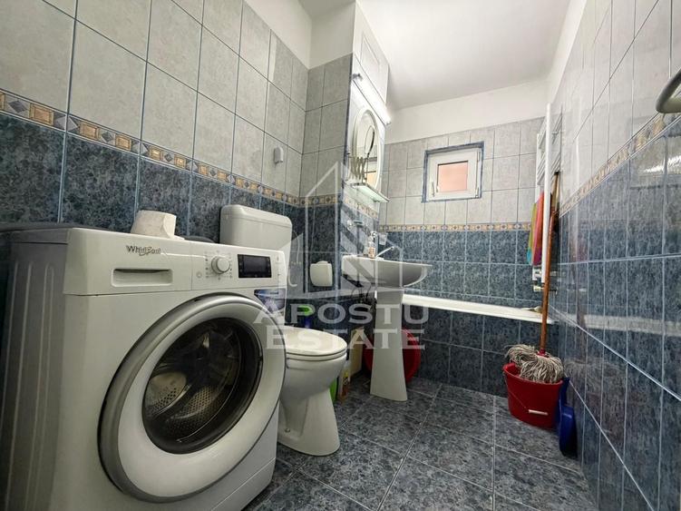 Apartament cu 3 camere, 2 bai, decomandat, centrala proprie, Girocului - 13