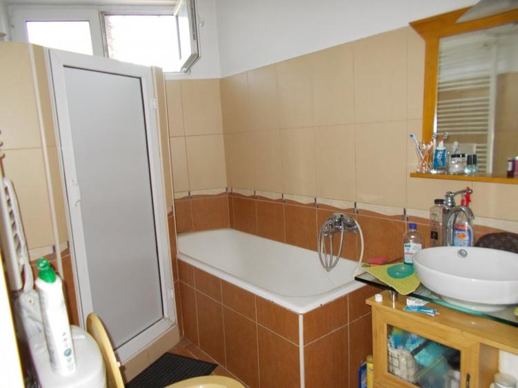 IDEAL AFACERE ,de locuit ,comercial,3 incaperi separate, 3grupuri sanitare gaze. - 9