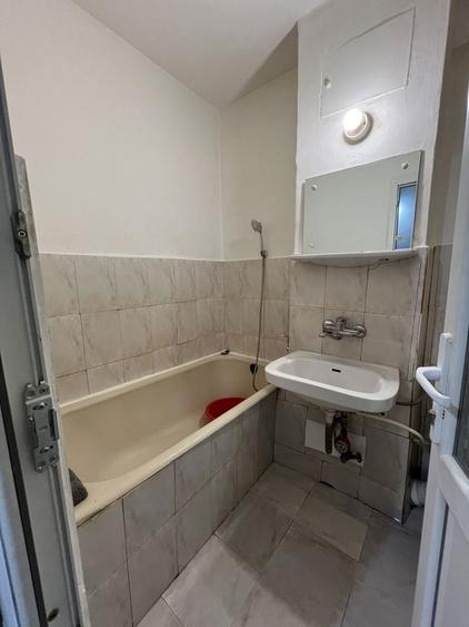 Inchiriez garsoniera confort 1 sporit etaj 1 str.22 decembrie - 7