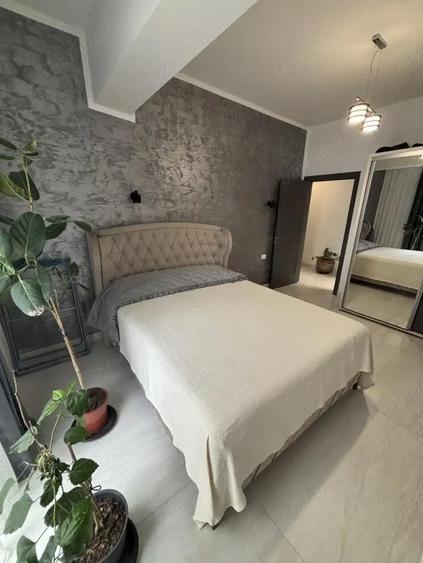 Apartament cu 3 camere de vanzare parter zona Dem Radulescu Rm Valcea - 2