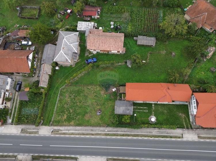 Casă din caramida cu 4 camere de vânzare in Bucumi MM langa DN - 8