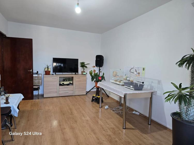 De vanzare Apartament 3camere - 7