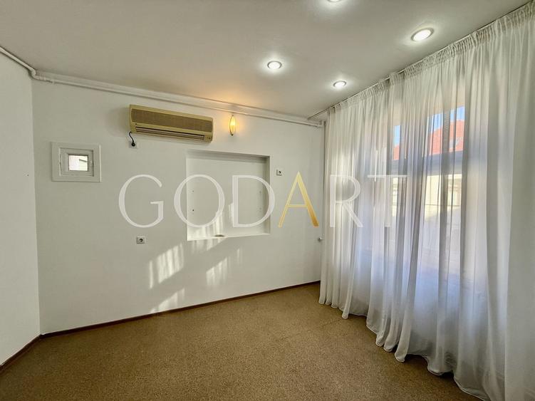 Apartament in vila | Ultracentral | 2 intrări | Garaj | Renovat - 4