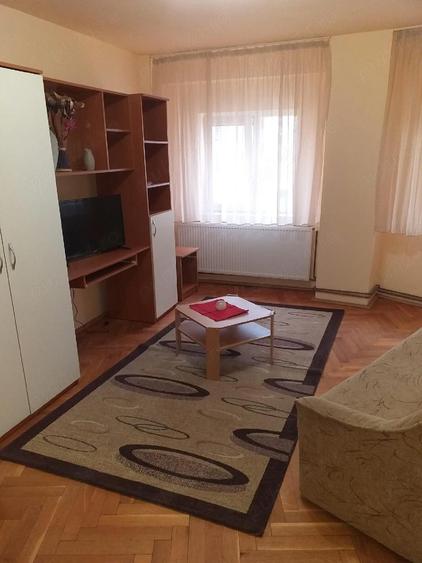 Proprietar, inchiriez apartament cu 3 camere - 1