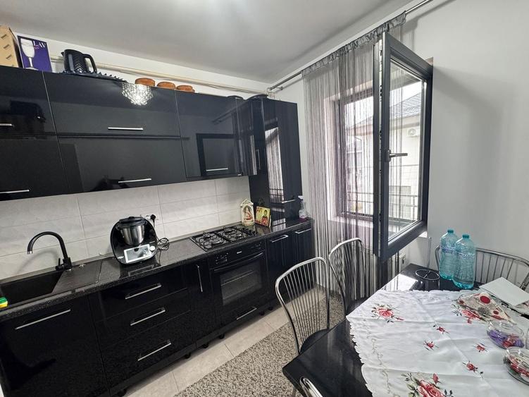 AP. 2 CAMERE - MOBILAT, BUCATARIE INCHISA, PARCARE INCLUSA,COMISION O% - 7