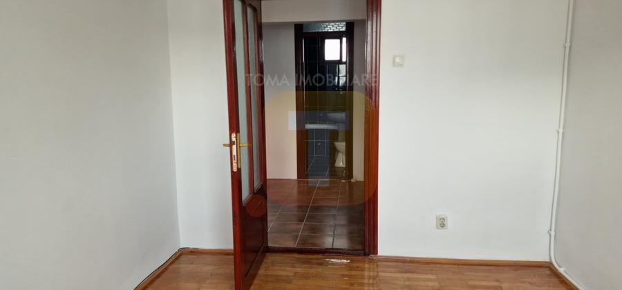3 camere ultracentral – Piatra Neamț, etaj 4, balcon 7.9 mp - 9