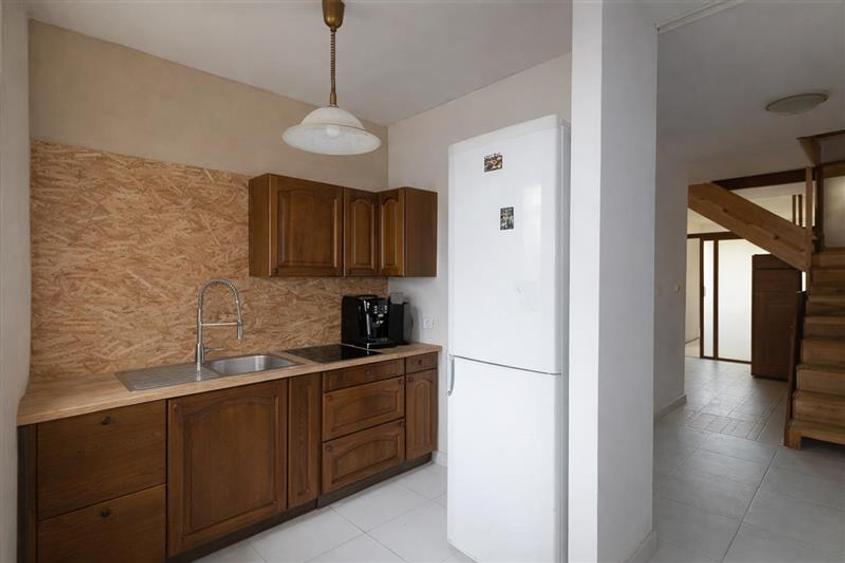 FILM! Constructie rustica tip Casa Verde, cu parau si panorama impresionanta, Mo - 5