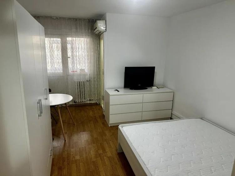 Garsoniera, etajul 1/4, zona Podu Ros-Gara Internationala - 2