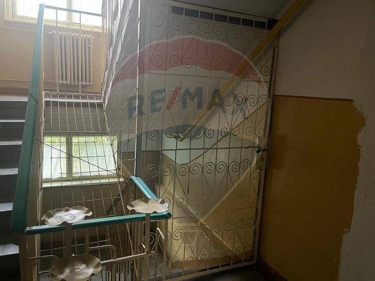 Apartament cu 4 camere de vânzare în zona Vest - 8